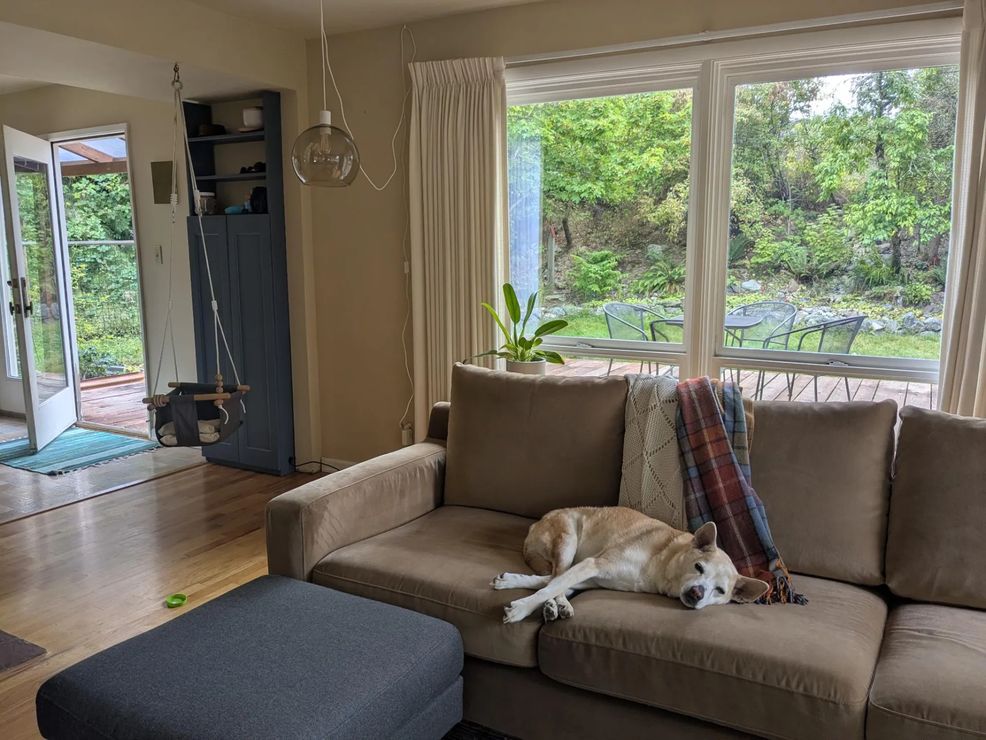Sunny quiet home near huge park with waterfalls photo 4