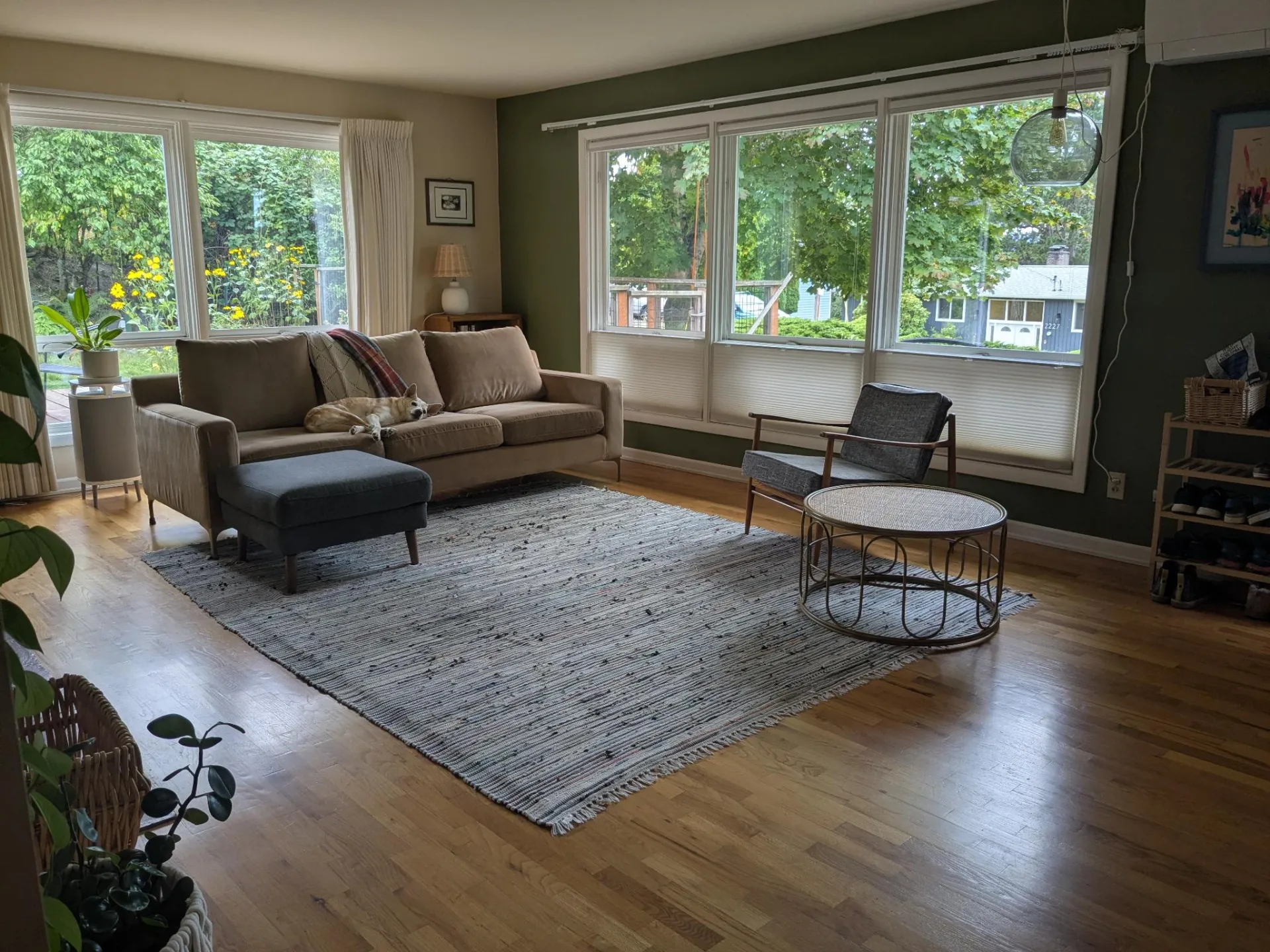 Sunny quiet home near huge park with waterfalls photo 2